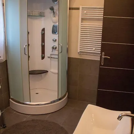 Maria & George Апартаменты *