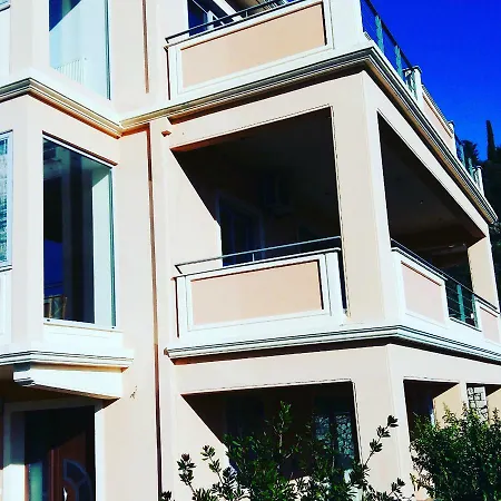 Апартаменты Maria & George